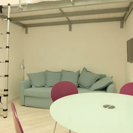 Appartement Monolocale Comasina Milaan